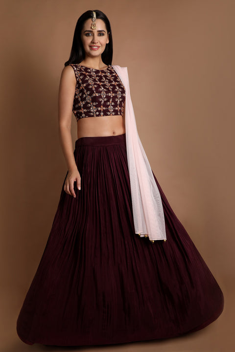 Wine crop top and gathered skirt set.