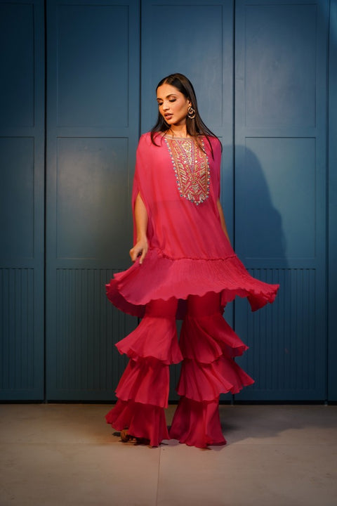 Fuchsia pink kaftan with cutout sleeves set.