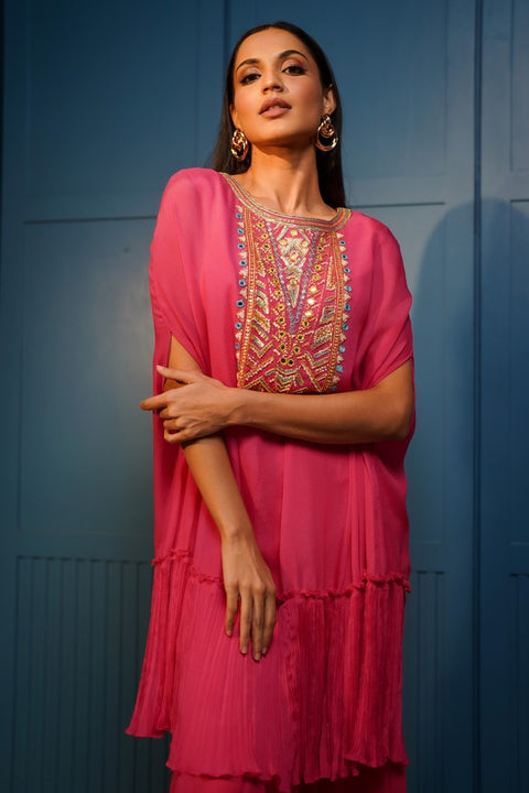 Fuchsia pink kaftan with cutout sleeves set.