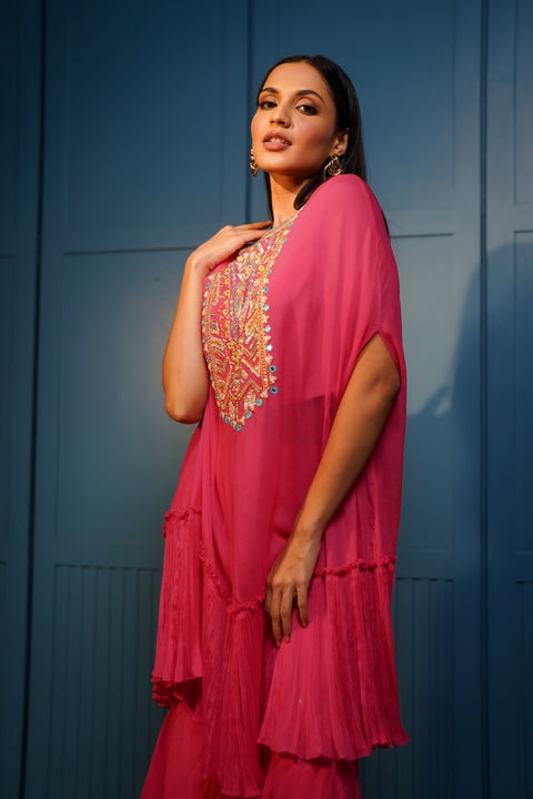 Fuchsia pink kaftan with cutout sleeves set.