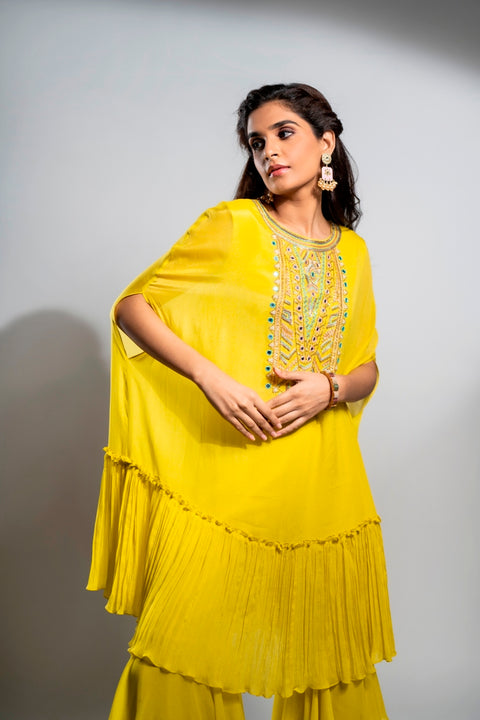 Olive yellow kaftan with cutout sleeves set.