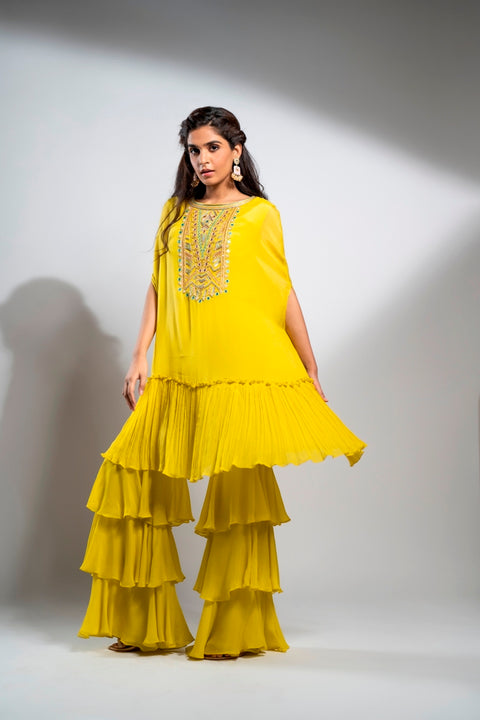 Olive yellow kaftan with cutout sleeves set.